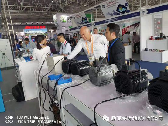 負(fù)壓風(fēng)機(jī),玻璃鋼負(fù)壓風(fēng)機(jī),車間降溫設(shè)備,車間通風(fēng)設(shè)備,廠房降溫設(shè)備,廠房通風(fēng)設(shè)備,廠房降溫,廠房通風(fēng),工業(yè)排氣扇,工業(yè)排風(fēng)扇,防爆負(fù)壓風(fēng)機(jī),環(huán)??照{(diào),水冷空調(diào),水簾,濕簾 負(fù)壓風(fēng)機(jī),玻璃鋼負(fù)壓風(fēng)機(jī),車間降溫設(shè)備,車間通風(fēng)設(shè)備,廠房降溫設(shè)備,廠房通風(fēng)設(shè)備,廠房降溫,廠房通風(fēng),工業(yè)排氣扇,工業(yè)排風(fēng)扇,防爆負(fù)壓風(fēng)機(jī),環(huán)??照{(diào),水冷空調(diào),水簾,濕簾
